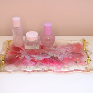 Elegant Resin Perfume Tray, Pink and Gold Vanity Decoration, Handmade Epoxy Tray with Gold Flakes, Shiny and Bright Platter, Girly Girl Gift